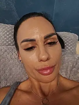 KatiaDivine webcam