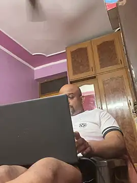 Dick_6inches_Delhi webcam