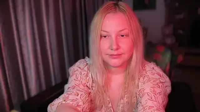 BikiHellena webcam