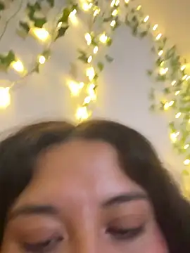 Nailealipsglossy webcam