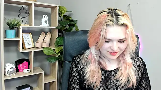 SweetLilyxo webcam