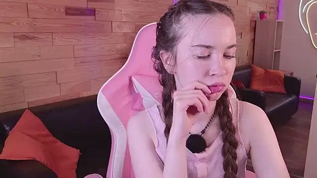 LilaMccoy webcam