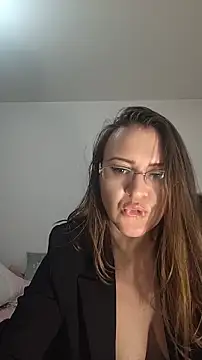 AriaEaston webcam