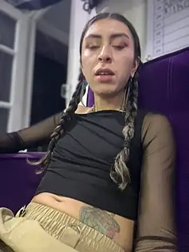Sara_Davina webcam