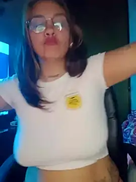 kuramaqueen webcam