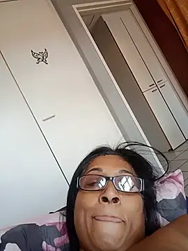 MatureIndianMamixx webcam