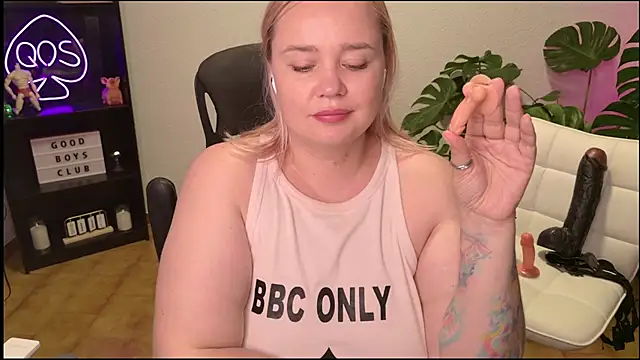 MargotGrey webcam