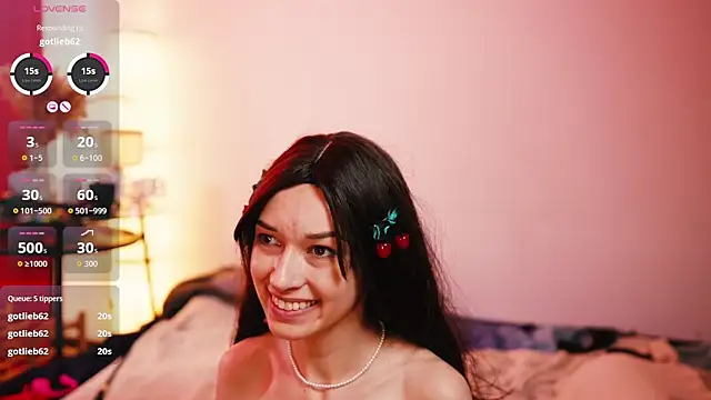 YourDarlingVivian webcam