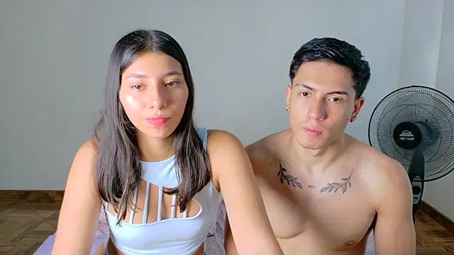 ScarlettAndLucas webcam