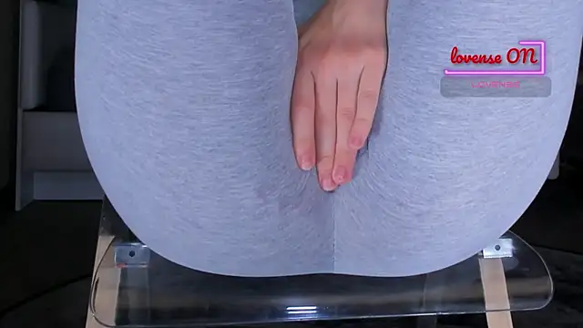Cameltoe_squirt_inPants webcam