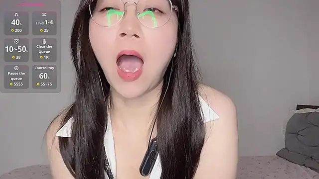 77-Vicky webcam