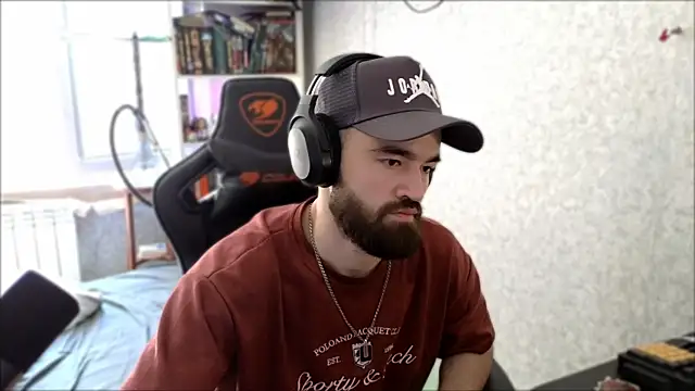 _Serious_Man webcam