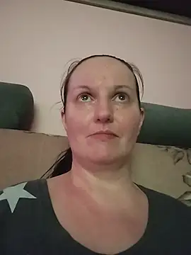 BustyLadyAlma webcam