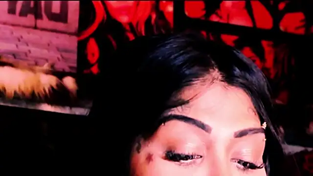 indian_dreamgirl webcam