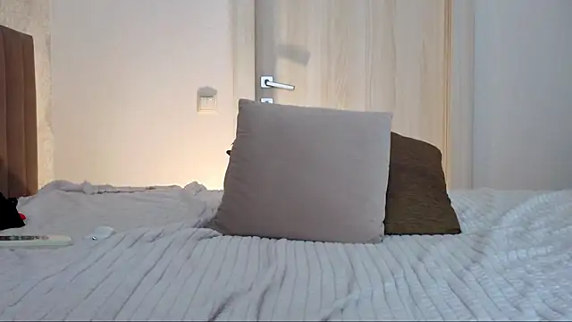 BlushingAngelita webcam