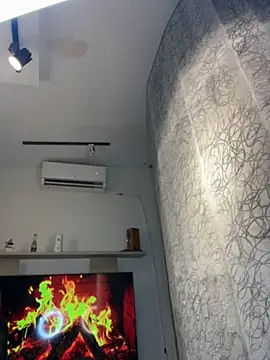 saracaball_ webcam