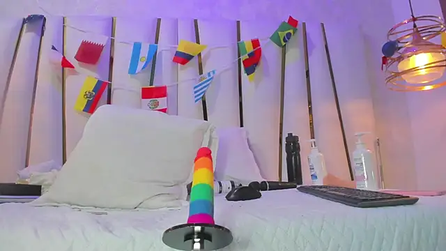 violet_gray_ webcam