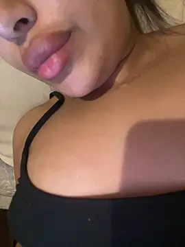 Sexlove1xo webcam
