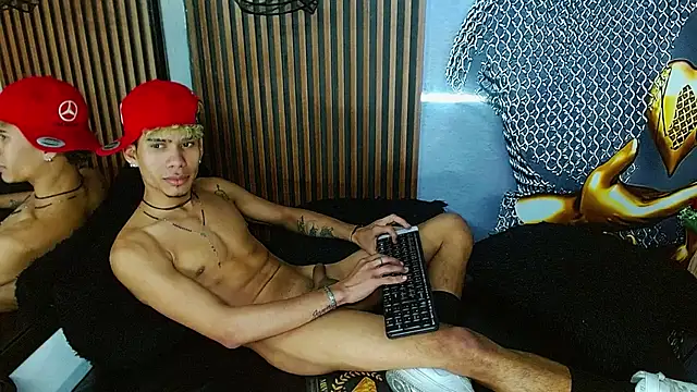 Skinny_cute_Alyer webcam