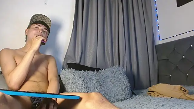 Noah__hot18 webcam