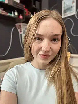 MilaMoone webcam