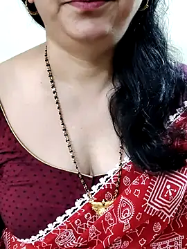 Yazhini-Cam