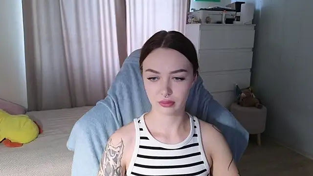 kate_leoo webcam