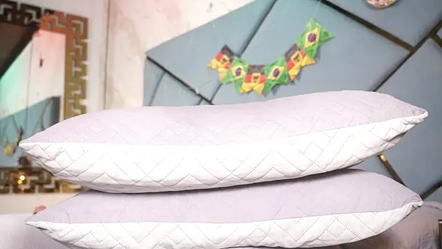 marcela_rojas webcam