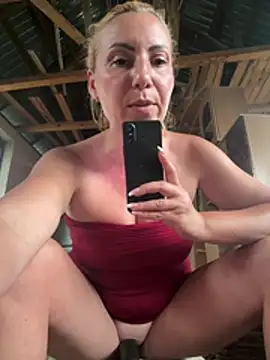 PervyxMilfxx webcam