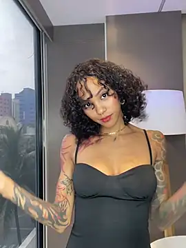 LizStorm_ webcam