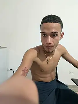 friends_lust_latin Live Web Cam Show
