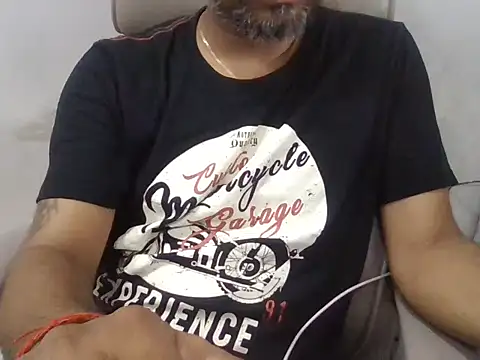Aloneisbest webcam