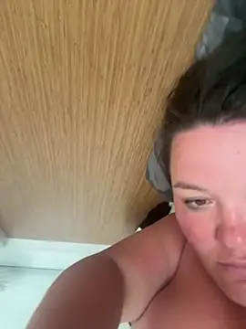 SunnyLeila2101 webcam