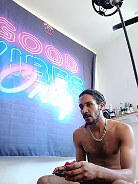 Mikaaa97 Live Web Cam Show