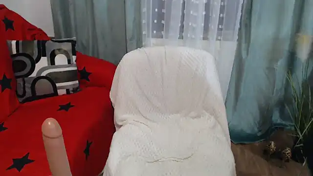 JullieMilf webcam