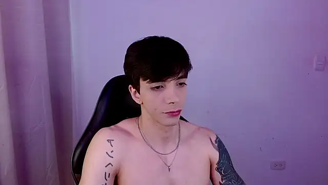 H3ll_B0I webcam