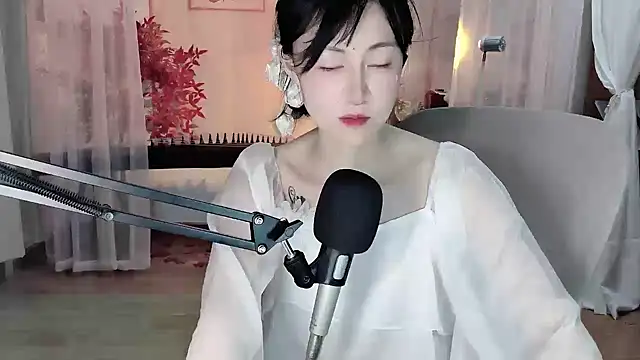 noomi-1111 webcam