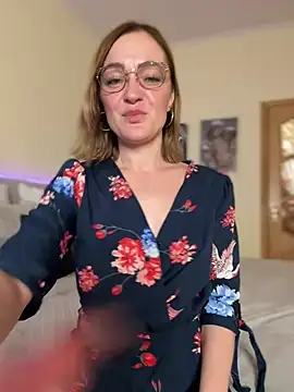 GoldenGoddess- webcam