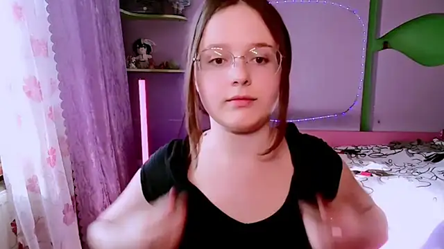 roselyyn - RoseLyyn's free webcam - UK Sex Cams