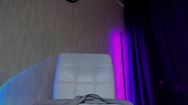 Miss_Kreez webcam