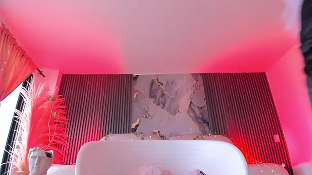CarolineFyre webcam