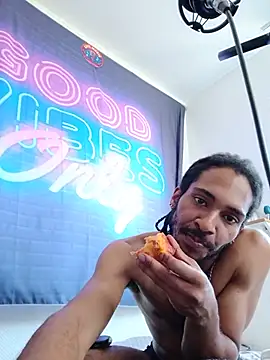 Mikaaa97 live cam on StripChat