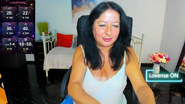 Julia_Dean webcam