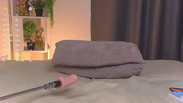 AlmaRobinson webcam
