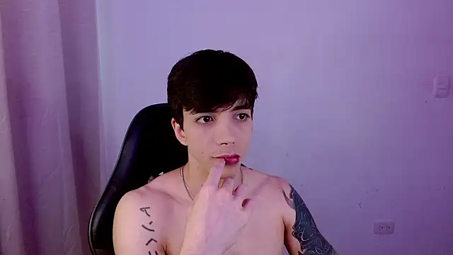 H3ll_B0I webcam
