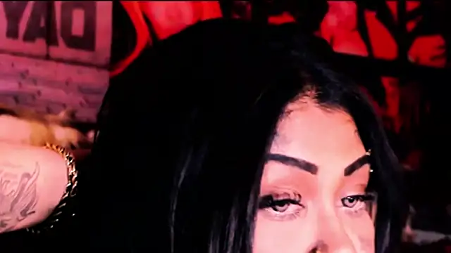 indian_dreamgirl webcam