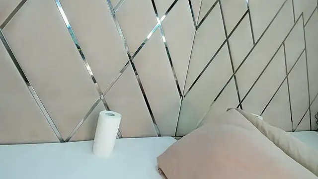 CarolBarker webcam