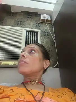 Sexy-Suhani2