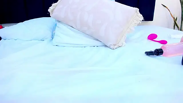 mayaevansmg webcam