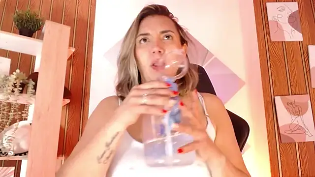 milfsecret69 webcam